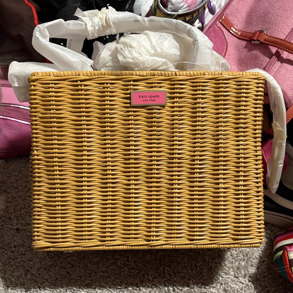 *NEW Kate Spade Tan Wicker Handbag-w original packaging